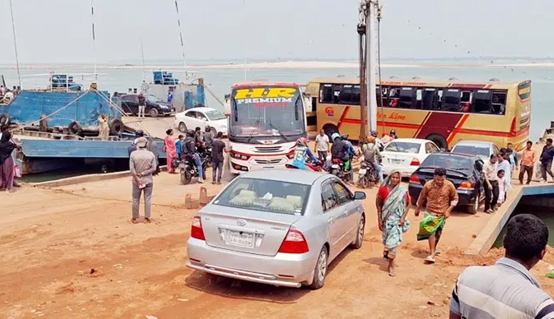 তারেক রহমানের প্রত্যাবর্তন উপলক্ষে প্রস্তুত দৌলতদিয়া ঘাট