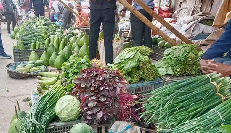 রাজশাহীতে সবজি-পেঁয়াজে স্বস্তি, বেড়েছে ডিমের দাম