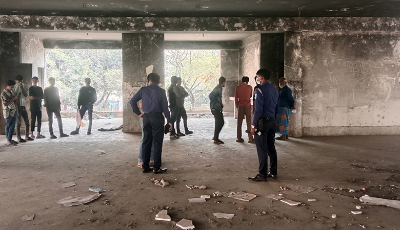 সাভারে পরিত্যক্ত কমিউনিটি সেন্টার থেকে আবারো ২ মরদেহ উদ্ধার