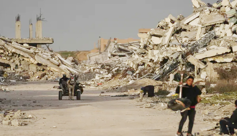 গাজায় ব্যাপক হামলা চালাচ্ছে ইসরায়েল