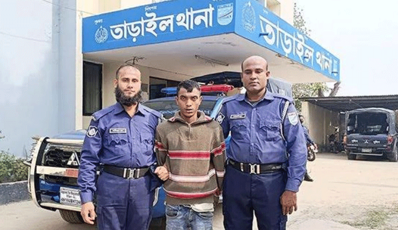 টাকার জন্য বাবাকে কুপিয়ে হত্যা করলো ছেলে