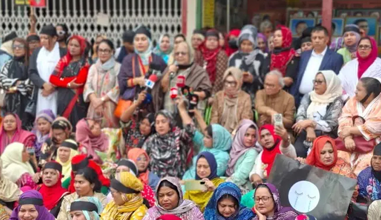 জামায়াতের আমিরকে প্রকাশ্যে ক্ষমা চাইতে হবে: সেলিমা রহমান