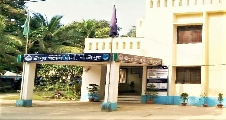 বিয়ের প্রলোভনে অনৈতিক সম্পর্ক ও টাকা হাতিয়ে নেওয়ার অভিযোগে  গ্রেফতার ১