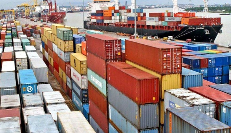 চট্টগ্রাম বন্দরে অচলাবস্থার ঘনঘটা কার স্বার্থে, কার ক্ষতিতে?