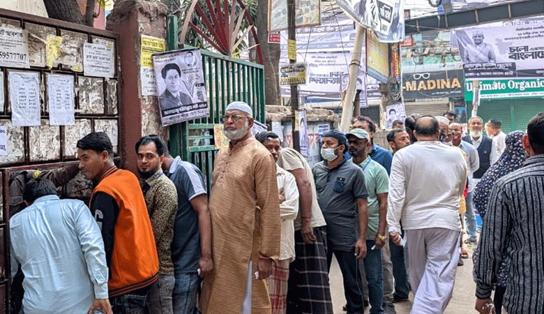 সারাদেশে ভোটগ্রহণ শুরু, গণতন্ত্রে ফেরার দিন আজ