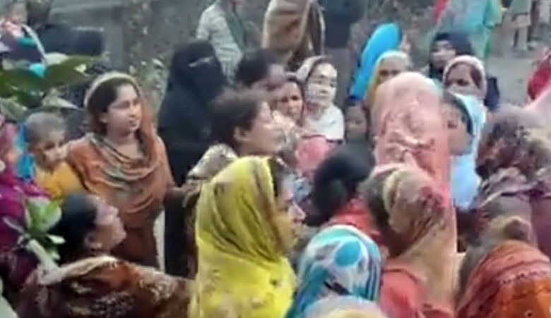 কুমিল্লায় প্রবাসীর স্ত্রী-ছেলেসহ তিনজনকে গলা কেটে হত্যা