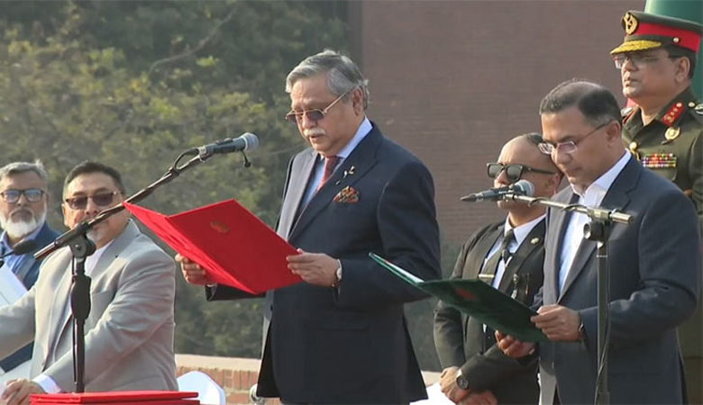 তিন সরকারের শপথ পড়িয়ে ইতিহাস গড়লেন রাষ্ট্রপতি সাহাবুদ্দিন