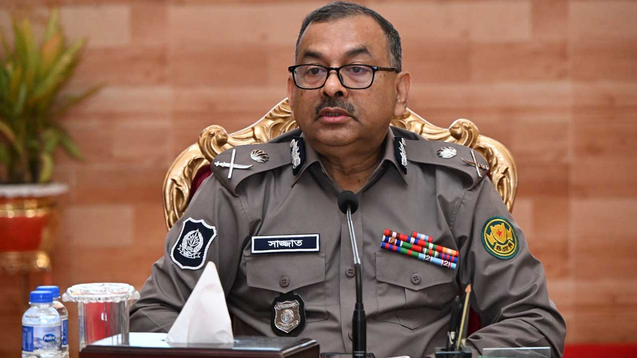 সর্বোচ্চ আন্তরিকতা ও নিষ্ঠা দিয়ে সুষ্ঠু নির্বাচন উপহার দিয়েছে পুলিশ