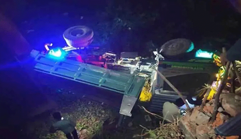 মোটরসাইকেলের সঙ্গে ট্রাকের সংঘর্ষ, বাবা-ছেলের মৃত্যু