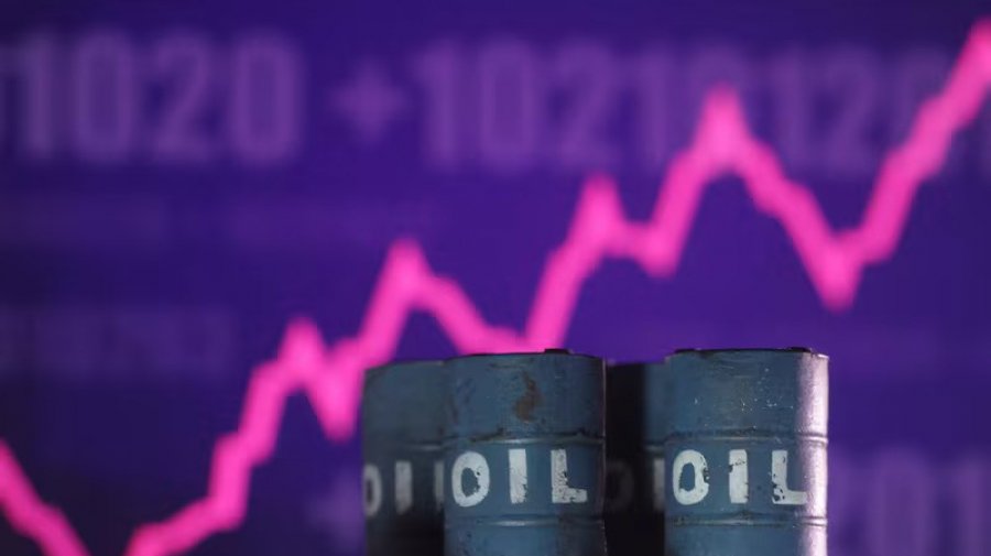 ইরানে মার্কিন হামলার শঙ্কায় অস্থির তেলের বাজার