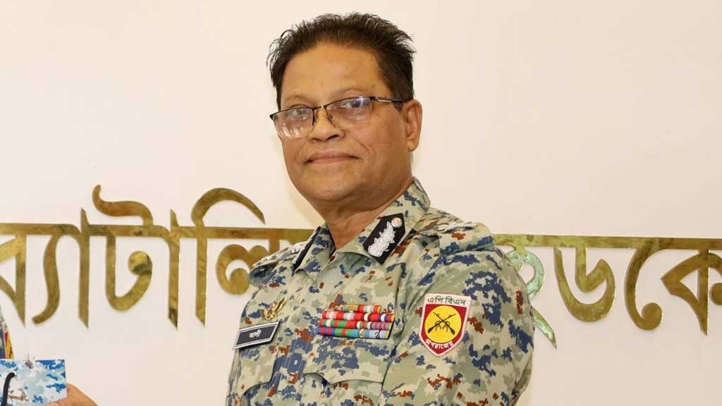 পুলিশের নতুন আইজিপি আলী হোসেন ফকির