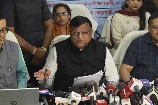 পশ্চিমবঙ্গে ভোটার তালিকা থেকে বাদ গেল ৬৪ লাখ নাম