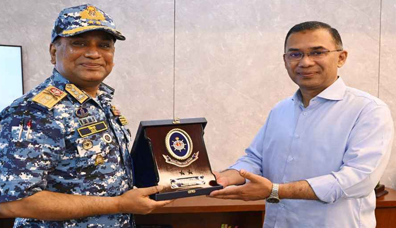 প্রধানমন্ত্রীর সঙ্গে কোস্টগার্ডের মহাপরিচালকের সৌজন্য সাক্ষাৎ