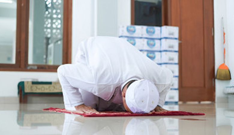 ইবাদতে অভ্যস্ত ব্যক্তিগণ কখনও অলস হতে পারে না