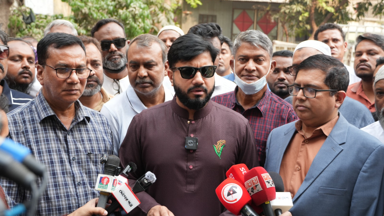 সড়কে অবৈধ দখল উচ্ছেদে ব্যবস্থা নেওয়া হবে: ইশরাক হোসেন