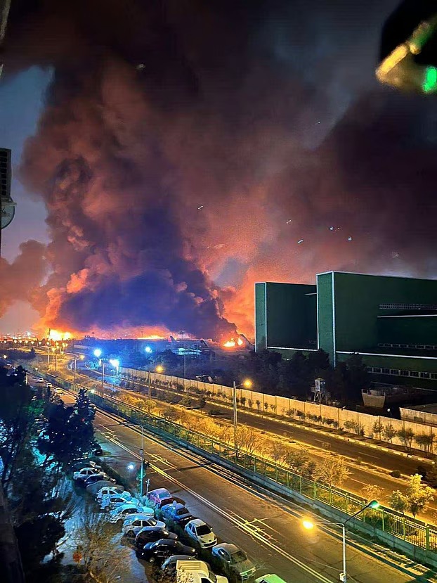 ইরানে ব্যাপক হামলা, পাল্টা ক্ষেপণাস্ত্র আঘাত—উপসাগরজুড়ে নিরাপত্তা সংকট