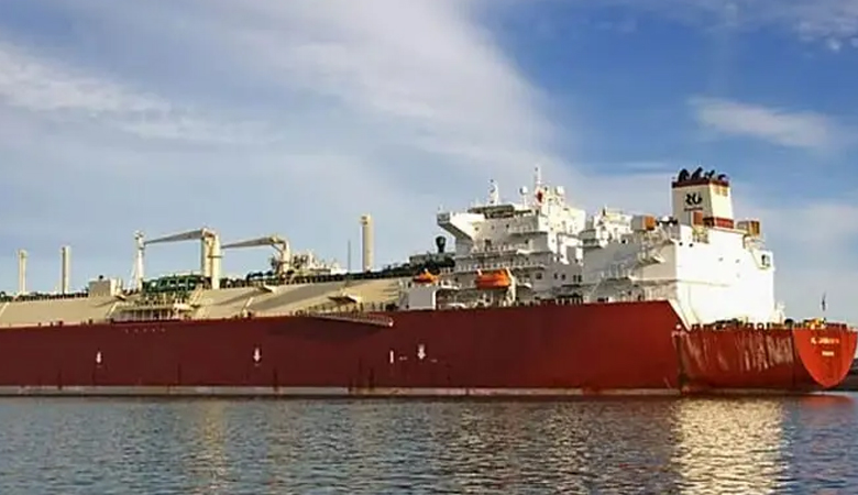 চট্টগ্রাম বন্দরে ভিড়েছে গ্যাস ও তেলবাহী ৮ জাহাজ