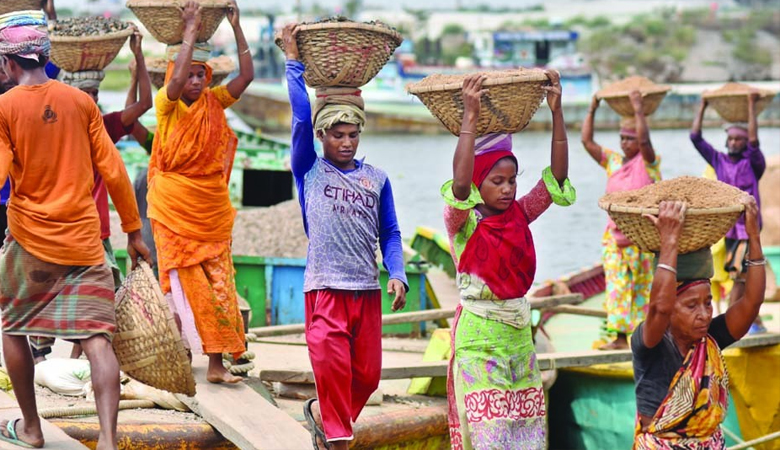 নারীকে সম্মান করা মানবিকতার অংশ