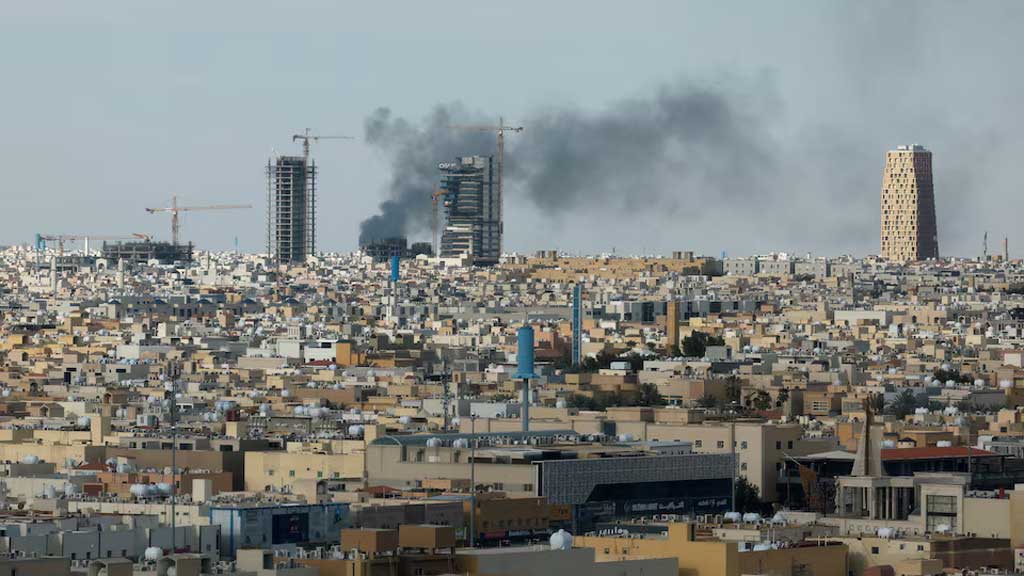 উপসাগরজুড়ে যুদ্ধের উত্তাপ