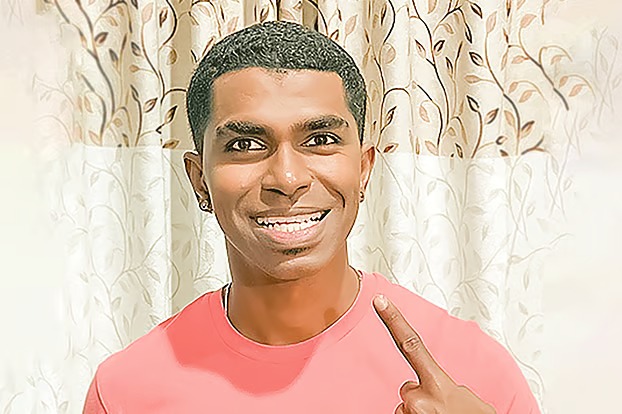 ৩২ নয়, তাঁর মুখে রয়েছে ৪২টি দাঁত