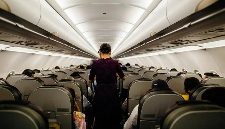 প্লেনের ভেতর বিড়ি জ্বালানোয় যাত্রীর বিরুদ্ধে মামলা