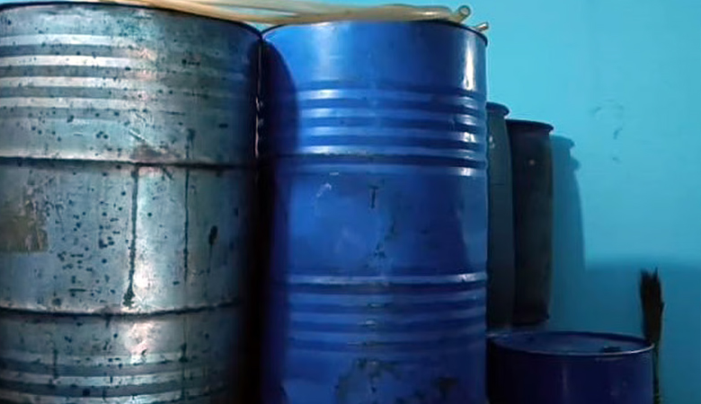 শ্বশুর তেলের ডিলার, জামাইয়ের বাড়িতে পাওয়া গেলো অবৈধ মজুত