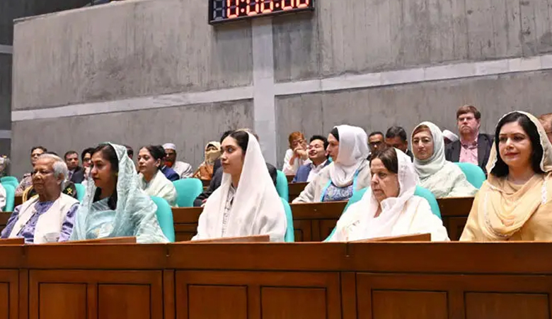 সংসদের দর্শকসারিতে ড. ইউনূস-জুবাইদা-জাইমা