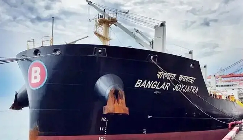 হামলার আতঙ্কে হরমুজ প্রণালি থেকে ফিরে গেল বাংলাদেশি জাহাজ