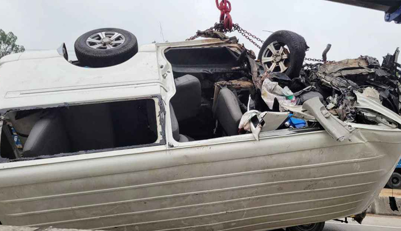 বগুড়ায় মাইক্রোবাস দুর্ঘটনায় নিহত ৩