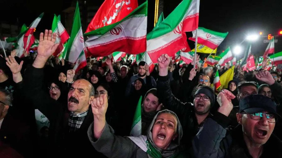 ইরানে ভয়াবহ যৌথ হামলা, মধ্যপ্রাচ্যজুড়ে যুদ্ধের বিস্তার