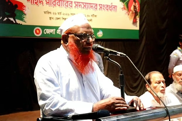 ‘মুক্তিযুদ্ধে বঙ্গবন্ধুর অবদান নেই’ মন্তব্য করায় বের করে দেওয়া হলো অনুষ্ঠান থেকে