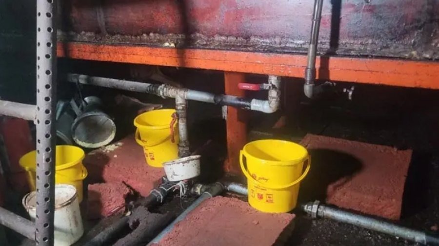 আবাসিক ভবনে ট্যাংক বসিয়ে ২৫ হাজার লিটার জ্বালানি তেল মজুত