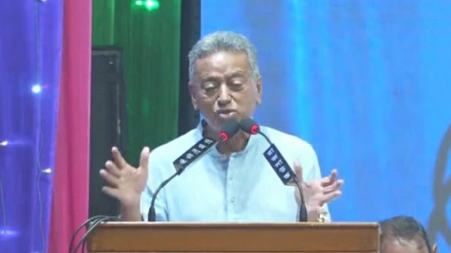 সরকারের ভাবমূর্তি নষ্ট করতে তেল মজুত ও বাইরে বিক্রি করা হচ্ছে: অর্থমন্ত্রী