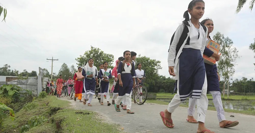 ৪০ দিন পর আজ খুলছে শিক্ষা প্রতিষ্ঠান, মানতে হবে নতুন নির্দেশনা