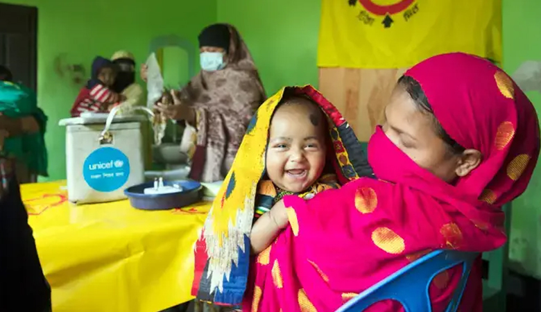 শিশুকে কখন কোন টিকা দেবেন