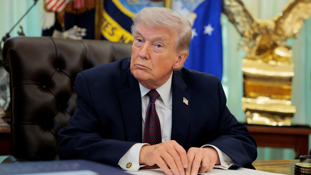 ইরান যুদ্ধ থেকে বেরোনোর পথ খুঁজছেন ট্রাম্প