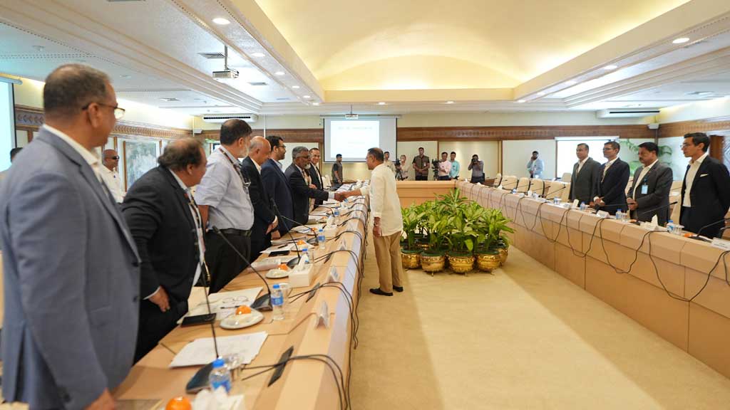 বিনিয়োগে বাধা কোথায়, ব্যবসায়ীদের কাছে শুনলেন প্রধানমন্ত্রী