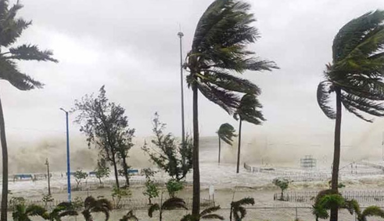 দুপুরের মধ্যে ৬০ কিমি বেগে ঝড় ও বজ্রসহ বৃষ্টির আভাস