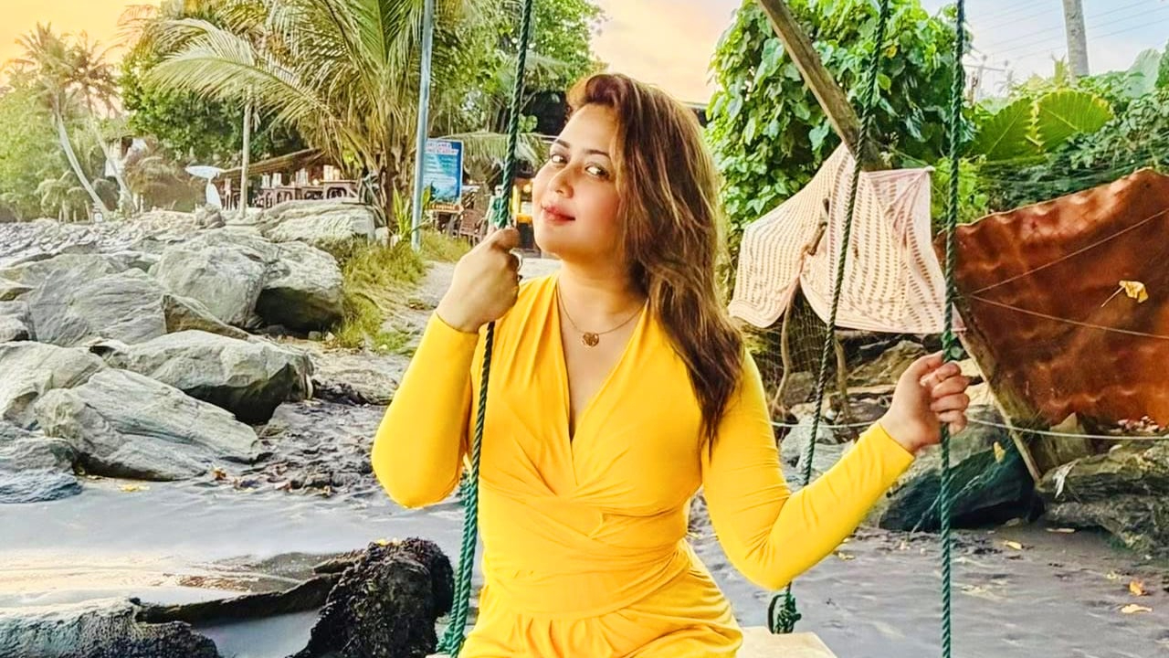 আপনি কাউকে খুশি করতে পারবেন না : ভাবনা