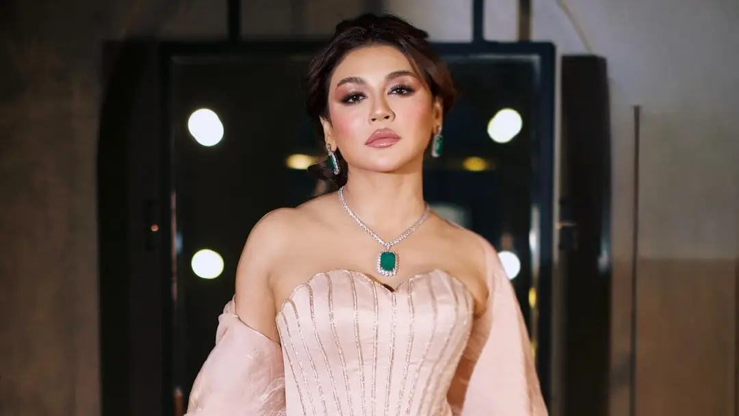 জয়ার গ্ল্যামারাস ফটোশুটে মুগ্ধ নেটিজেনরা