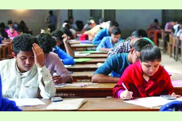 ভর্তি পরীক্ষা ফিরে আসছে, বৈষম্যও কি ফিরছে সঙ্গে?