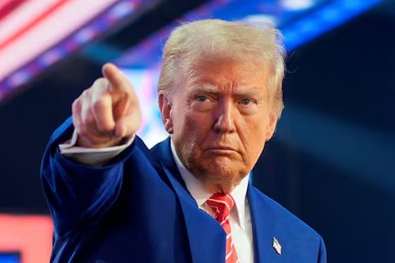 হরমুজে মাশুল আরোপ নিয়ে ইরানকে ট্রাম্পের সতর্কবার্তা