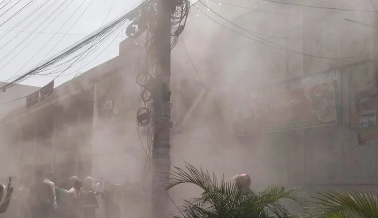 চট্টগ্রামে শপিং কমপ্লেক্সে আগুন নিয়ন্ত্রণে