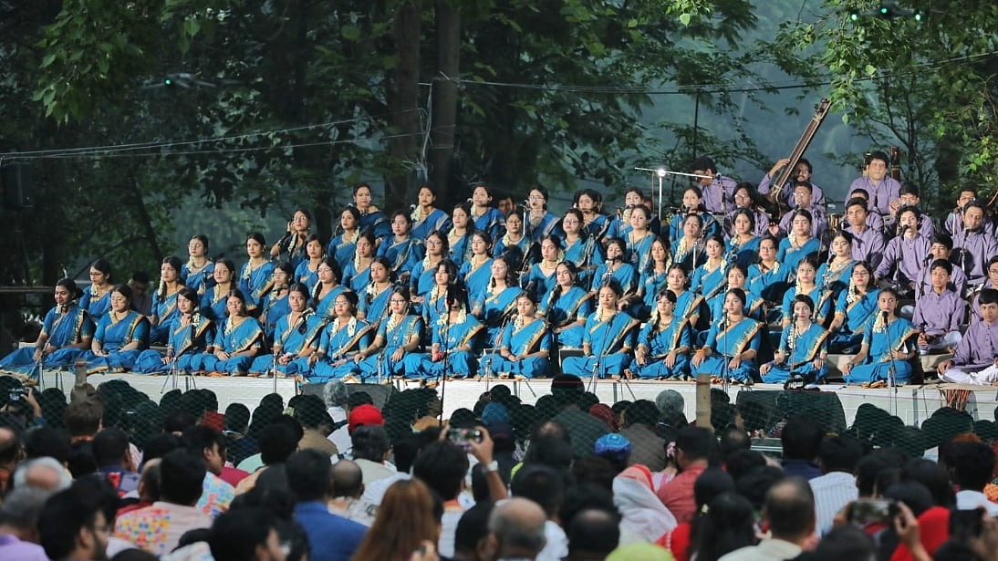 রমনার বটমূলে ছায়ানটের বর্ষবরণ উৎসবে শঙ্কামুক্ত জীবনের প্রত্যাশা