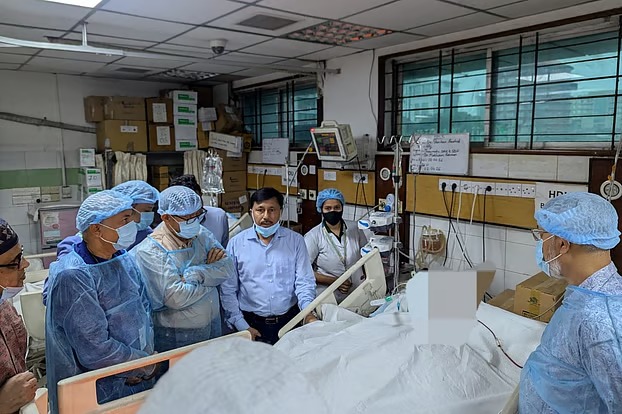 একটি দুর্ঘটনায় সামনে এলো অন্তর্বর্তী সরকার আমলে চিকিৎসকের বঞ্চনা