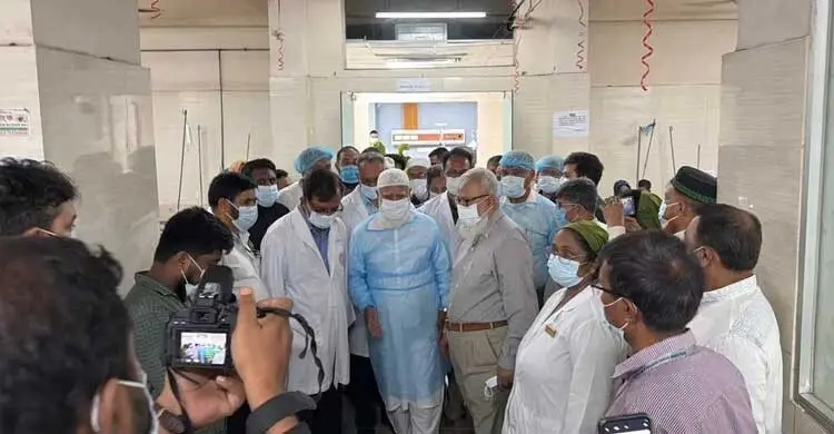 হাম আক্রান্ত শিশুদের দেখতে গেলেন জামায়াত আমির