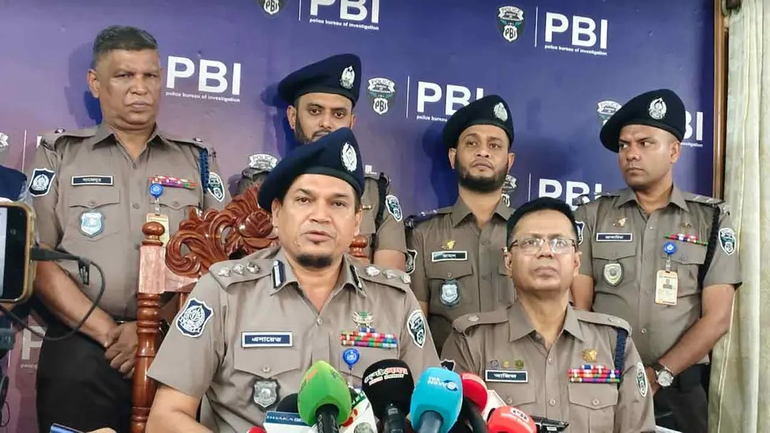 আবাসিক এলাকায় অটোরিকশা প্রবেশে বাধা দেওয়ায় হত্যা!