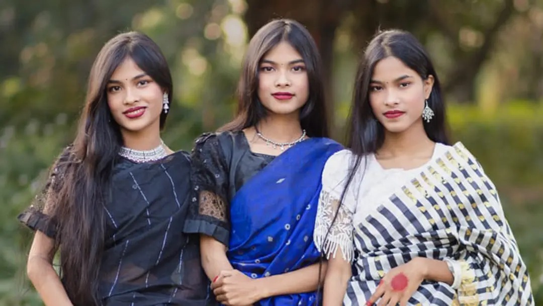 তিন বোনের এক দিনে জন্ম, একসঙ্গেই পরীক্ষা