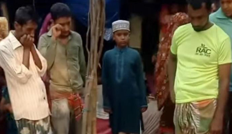 নওগাঁয় একই পরিবারের চারজনকে গলাকেটে হত্যা