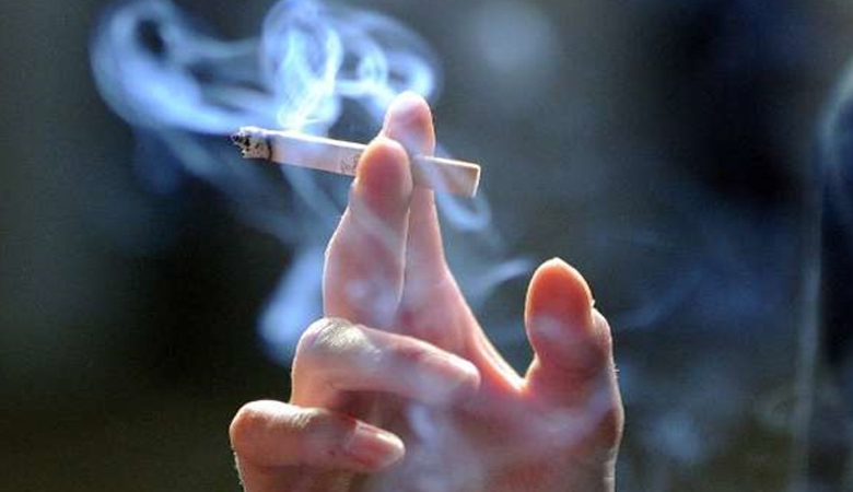 নিষিদ্ধ হতে চলেছে ধূমপান